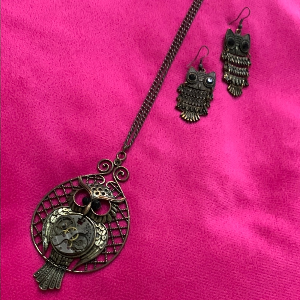 Antique Gold Owl Necklace and Earring Set